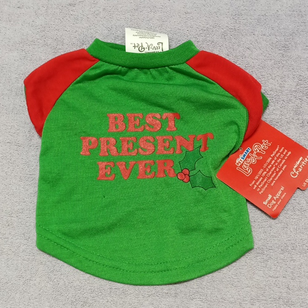 Pet smart holiday dog Size SmT-shirt best present ever color green  new with tag
